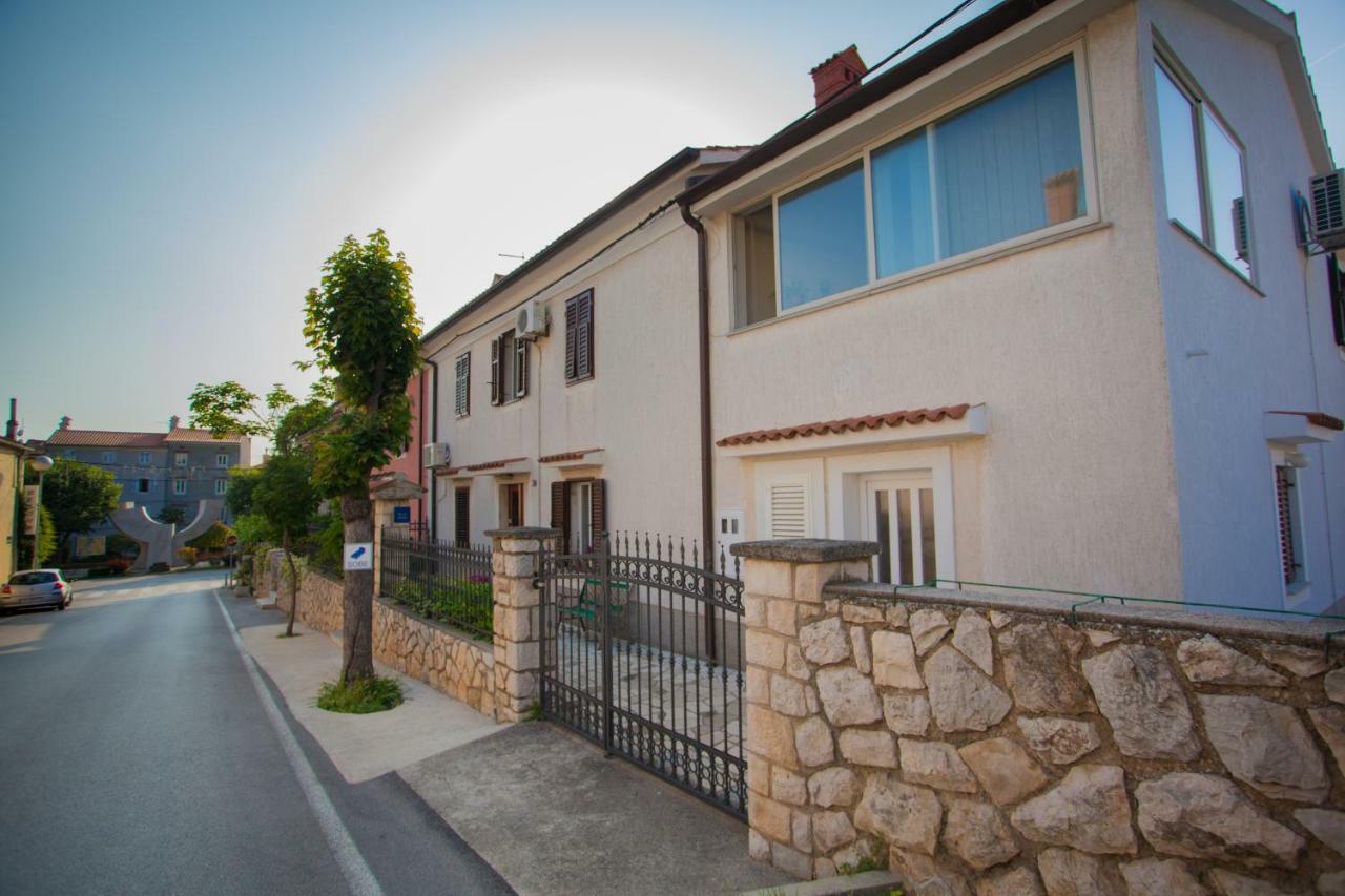 Rooms Ester Cres Exterior photo