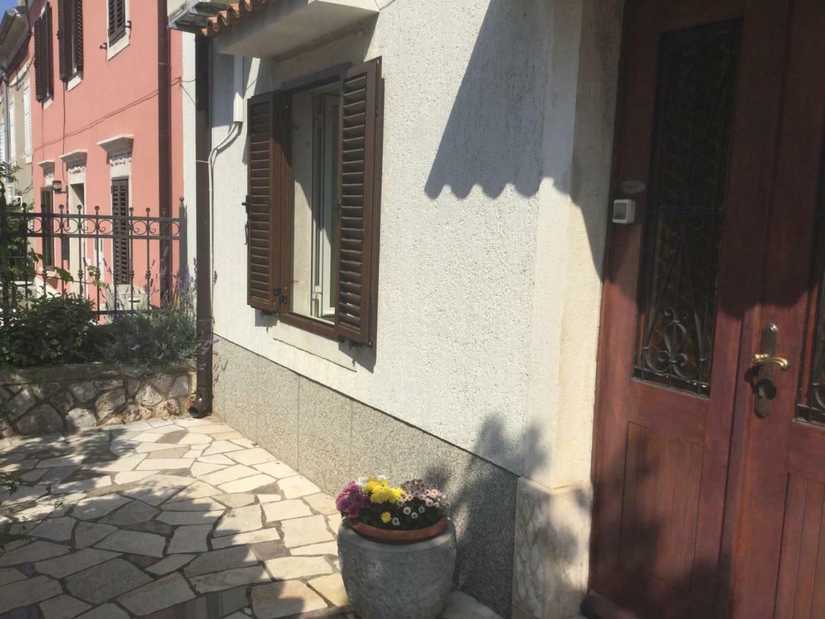 Rooms Ester Cres Exterior photo